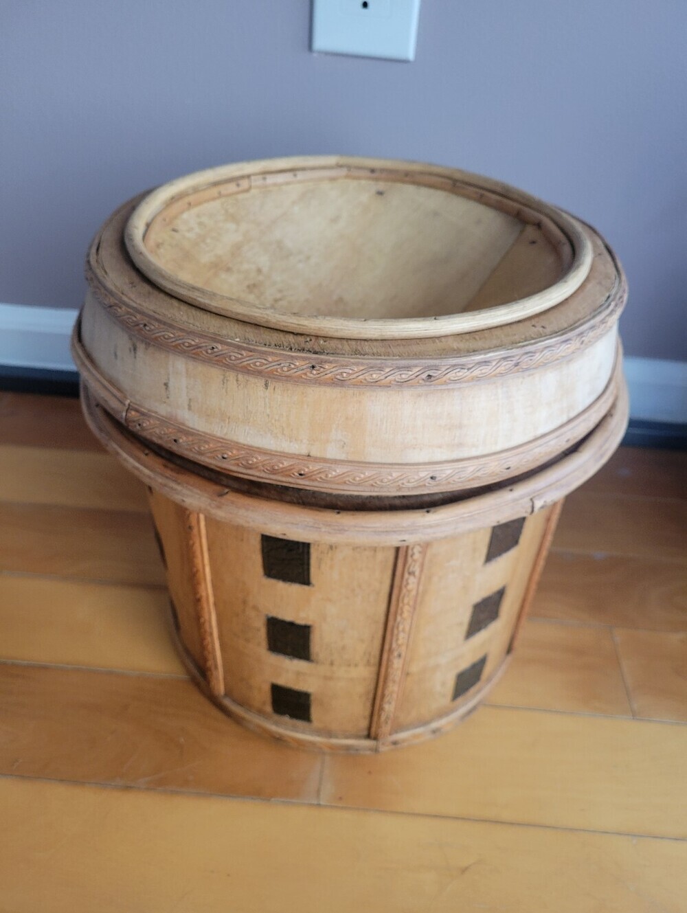 RARE VINTAGE WOODEN BUCKET CANISTER CYLINDER SHAPE LID DESIGN FLOWERS METAL 15.5 - Picture 14 of 16